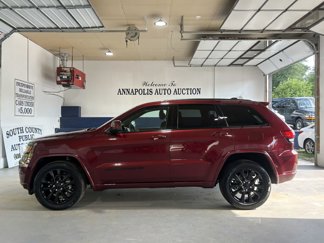 Used 2019 Jeep Grand Cherokee Altitude image 1