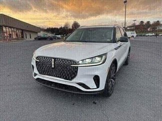 New 2025 Lincoln Aviator Reserve w/ Equipment Group 201A image 1