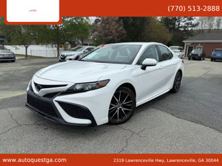 Used 2022 Toyota Camry SE image 1