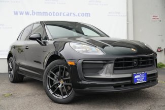 Used 2023 Porsche Macan Turbo image 1