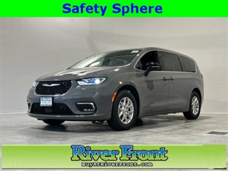 New 2025 Chrysler Pacifica Select image 1