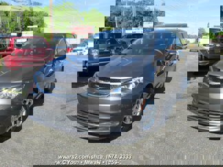Used 2017 Chrysler Pacifica Touring image 1
