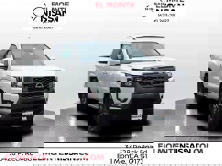 New 2025 Nissan Frontier SV w/ SV Convenience Package image 1