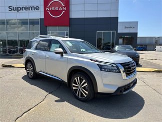 New 2025 Nissan Pathfinder Platinum image 1