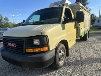Used 2014 GMC Savana 4500 image 1