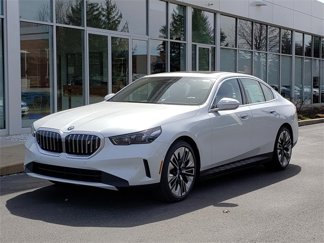 New 2025 BMW i5 xDrive40 w/ Premium Package image 1