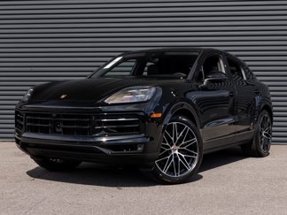 Used 2025 Porsche Cayenne Coupe image 1