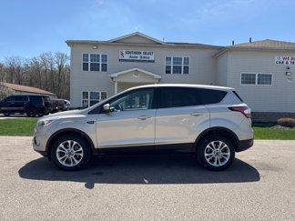 Used 2017 Ford Escape SE image 1