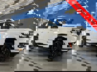 New 2025 Jeep Wagoneer L Series II w/ Convenience Group I image 1