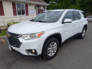 Used 2021 Chevrolet Traverse LT image 1