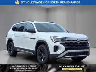 New 2025 Volkswagen Atlas Peak Edition SE image 1