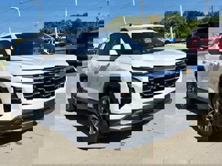New 2026 Chevrolet Equinox LT w/ Convenience Package II image 1