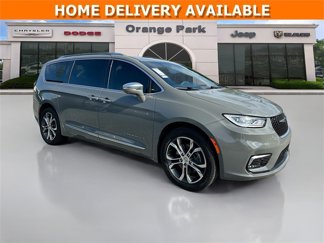Used 2022 Chrysler Pacifica Pinnacle image 1
