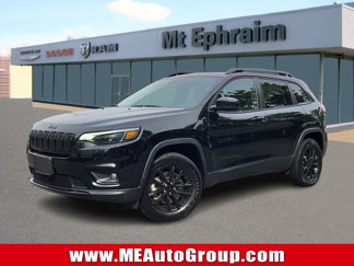 Used 2023 Jeep Cherokee Altitude Lux image 1