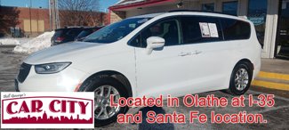 Used 2022 Chrysler Pacifica Touring-L image 1