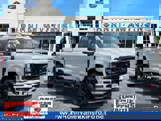 New 2025 Ford F250 4x4 Crew Cab Super Duty image 1
