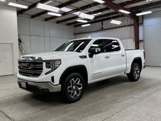 Used 2024 GMC Sierra 1500 SLT w/ SLT Premium Plus Package image 1