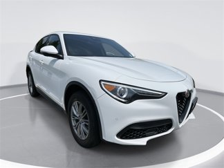Used 2023 Alfa Romeo Stelvio Sprint image 1