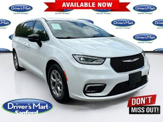 Used 2024 Chrysler Pacifica Limited image 1