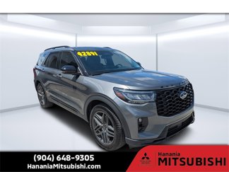 Used 2025 Ford Explorer ST-Line w/ Premium Package image 1