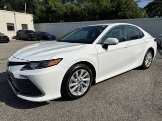 Used 2022 Toyota Camry LE image 1