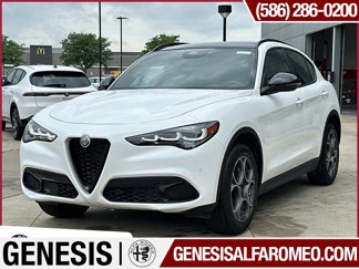 New 2025 Alfa Romeo Stelvio Sprint w/ Convenience Package image 1