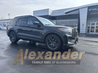 Used 2025 Ford Explorer ST image 1