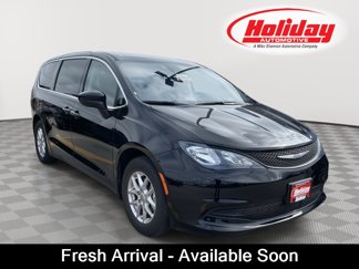 Used 2024 Chrysler Voyager LX image 1