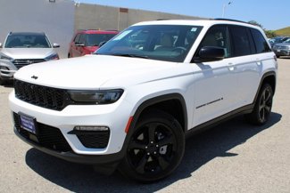 Used 2024 Jeep Grand Cherokee Limited w/ Luxury Tech Group II image 1