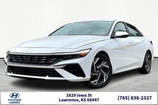 Certified 2025 Hyundai Elantra Limited image 1