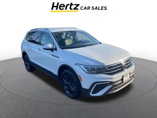 Used 2024 Volkswagen Tiguan SE image 1