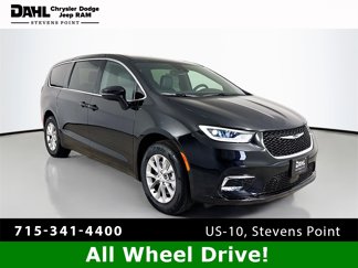 New 2026 Chrysler Pacifica Select image 1