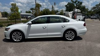 Used 2018 Volkswagen Passat 2.0T SE image 1