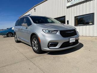 Used 2022 Chrysler Pacifica Limited image 1