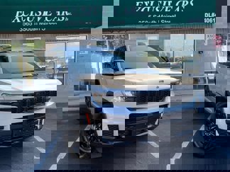 Used 2024 Jeep Grand Cherokee L Laredo image 1