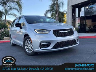 Used 2024 Chrysler Pacifica Touring-L image 1