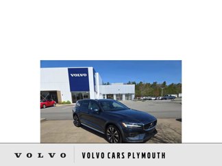 Used 2025 Volvo V60 B5 Cross Country Ultra image 1