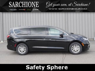 New 2025 Chrysler Pacifica Select image 1