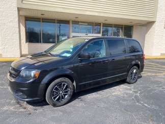 Used 2017 Dodge Grand Caravan SE image 1