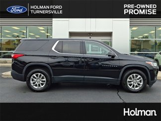 Used 2021 Chevrolet Traverse LS image 1
