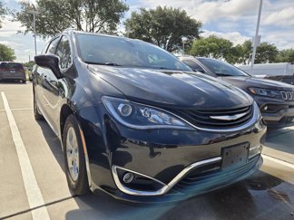 Used 2018 Chrysler Pacifica Touring-L image 1