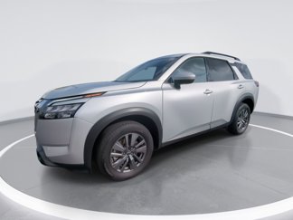 Used 2024 Nissan Pathfinder SV image 1