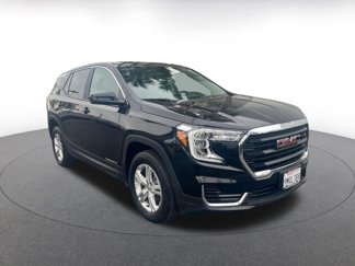 Used 2024 GMC Terrain SLE image 1