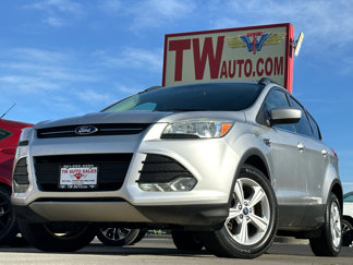 Used 2015 Ford Escape SE w/ Equipment Group 201A image 1