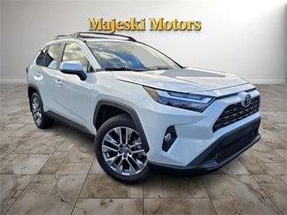 Used 2023 Toyota RAV4 XLE Premium image 1