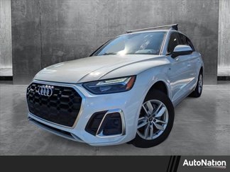 Used 2024 Audi Q5 2.0T Premium w/ Convenience Package image 1
