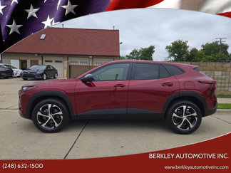 Used 2025 Chevrolet Trax RS w/ Sunroof Package image 1
