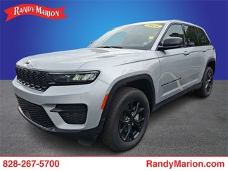 Used 2024 Jeep Grand Cherokee Altitude image 1