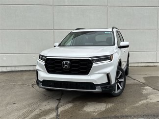 Certified 2025 Honda Pilot Touring image 1