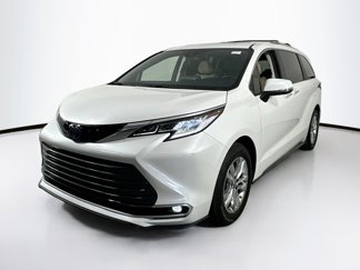 Used 2024 Toyota Sienna Limited image 1
